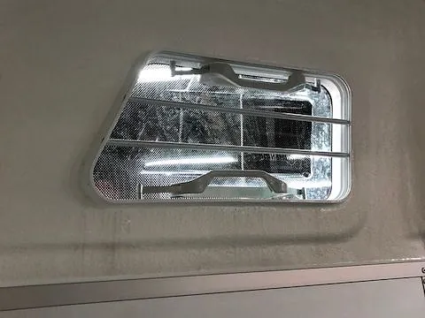 Hästtrailer fönster