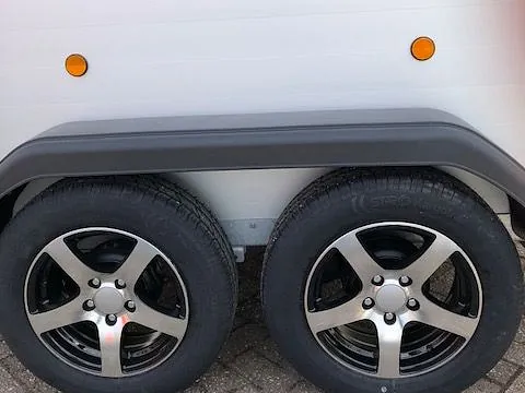 Hästtrailer hjul